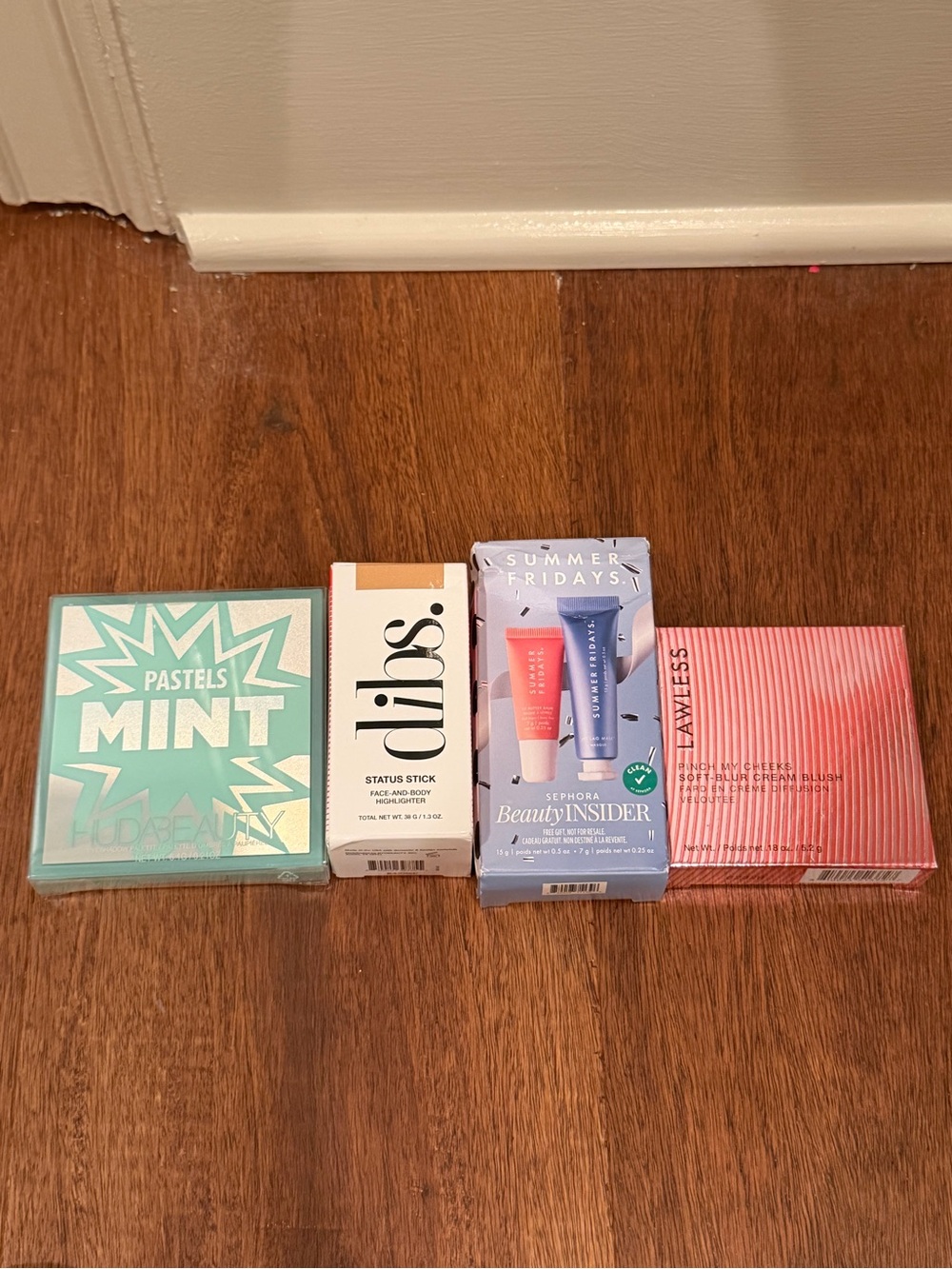 Makeup Bundle - Picture 6 of 7